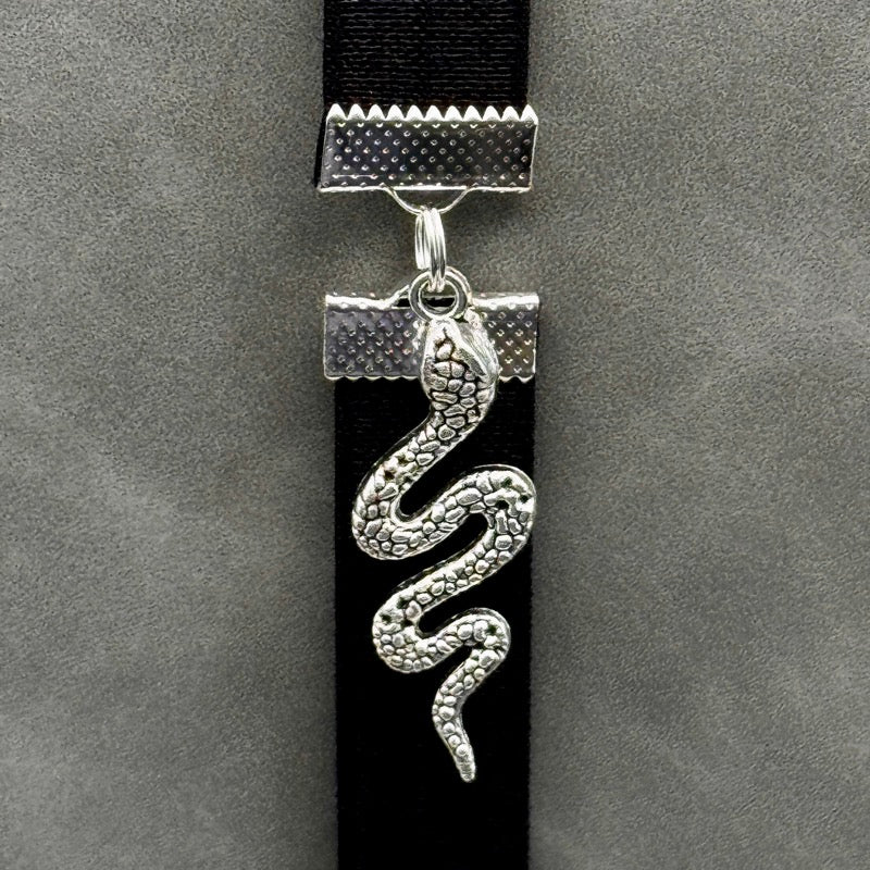 Marcapáginas elástico Nagini de Harry Potter